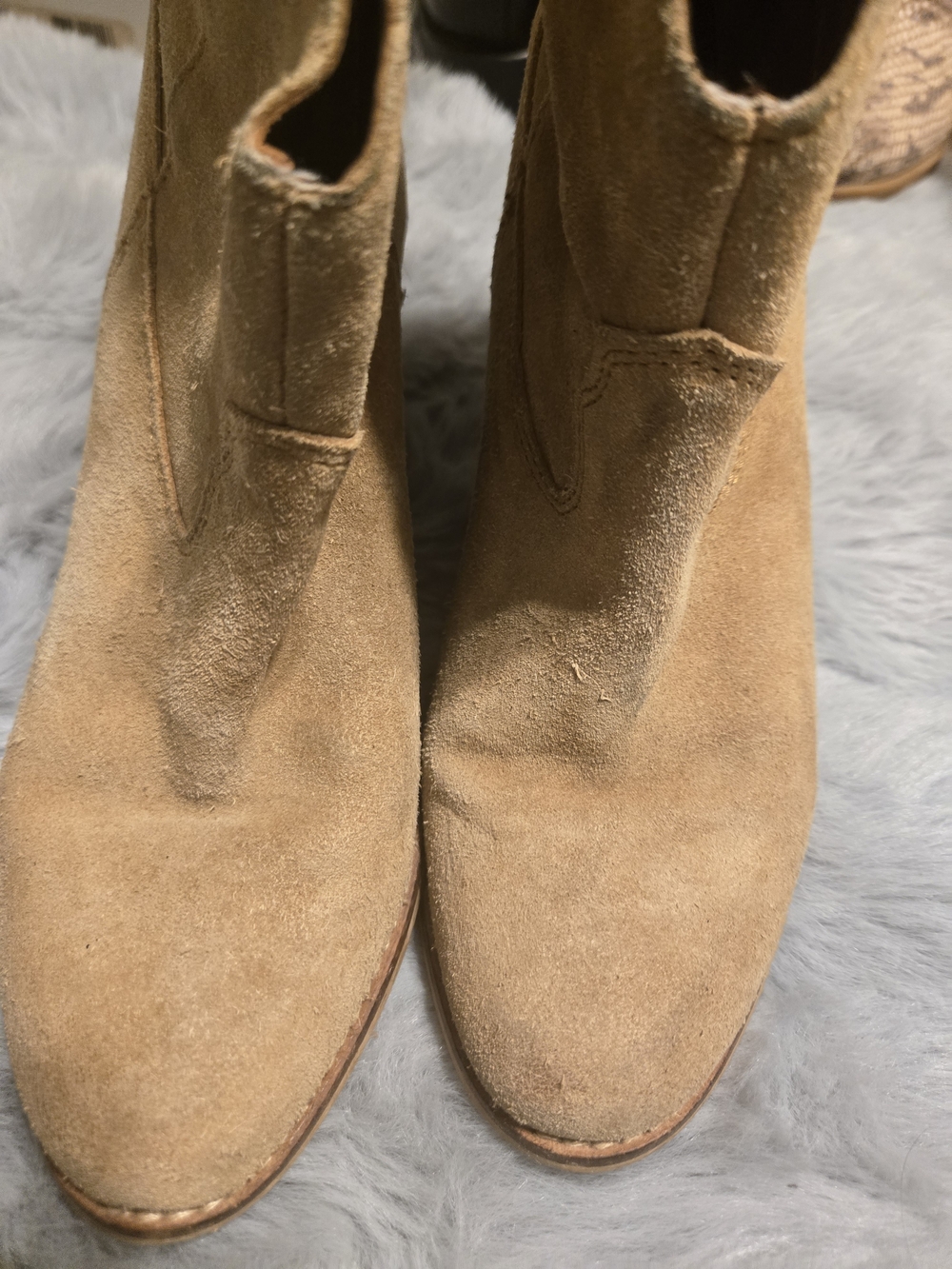 Matisse Bess Tan Suede Western Cowboy Pull On Ankle Booties Block Heel